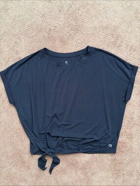 GapFit Breathe Knot Top